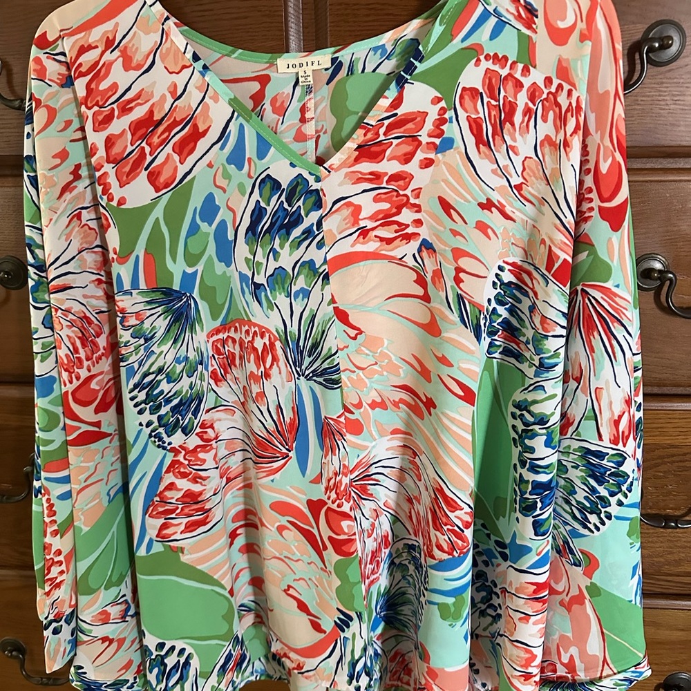 JODIFL Green Multicolor Floral V-Neck Top